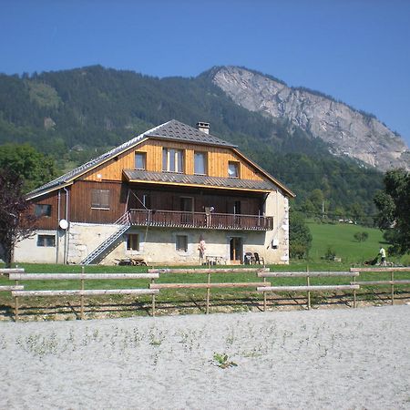 Hotel Les Paddocks Du Mont Blanc Mieussy Exterior foto